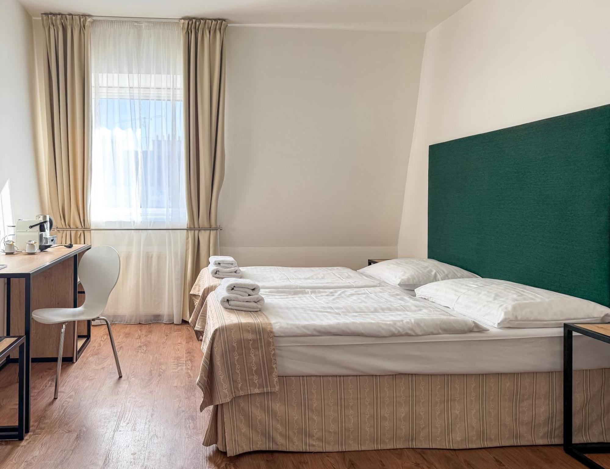 Hotel Malá Strana 4*